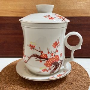 Tea cup with diffuser, lid & saucer